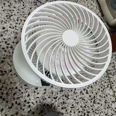 新品FF-SG200W-W 360度首振り卓上扇風機の画像