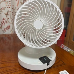 新品FF-SG200W-W 360度首振り卓上扇風機の画像