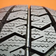 【新品】2023年製 BS BLIZZAK W989 205/70R17.5 115/113N LT 17.5インチ ライトトラック用 スタッドレス 6本 エルフ キャンター等 (VTY973)の画像