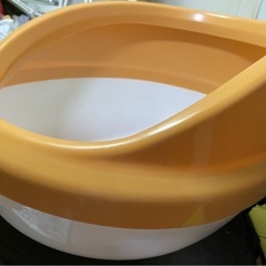 猫ゲージ、爪研ぎケース、猫トイレ、給水器 
