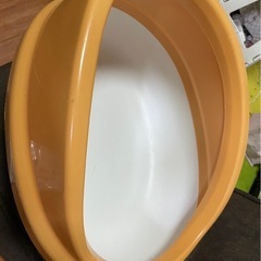 猫ゲージ、爪研ぎケース、猫トイレ、給水器 の画像