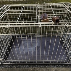 猫ゲージ、爪研ぎケース、猫トイレ、給水器 の画像