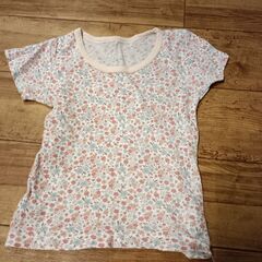 (古着)花柄半袖Tシャツ(size 90)