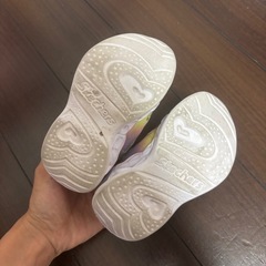 キッズ靴スケッチャーズの画像
