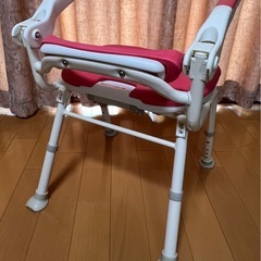 介護用風呂椅子　折畳シャワーベンチ ISフィット 骨盤サポートタイプ　使用済品の画像