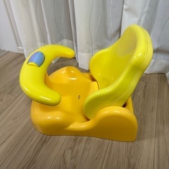 ★日時限定★アップリカ　バスチェア（ハローキティのマット付き）の画像