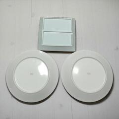 有田焼　藍伊万里　白の丸いお皿2枚と角皿1枚　計3枚の画像