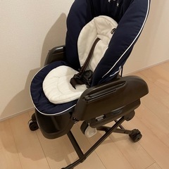 combi ハイローチェア　ネムリラエッグクッションの画像