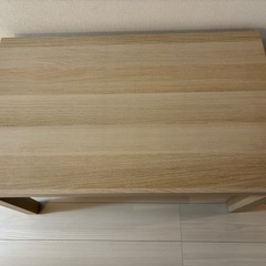 IKEAテーブルの画像
