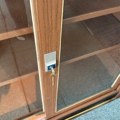 中古　VanLack スチール棚　アクリル引き戸付き　茶色 幅88cm×奥行40cm×高さ97cmの画像