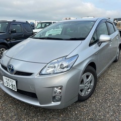 トヨタ　プリウスS 