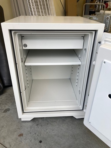【OF-45】ディプロマット デジタルテンキー式 耐火金庫 容量50ℓ 定価約11万　検)事務机　オフィス チェア　会議 椅子　ロッカ