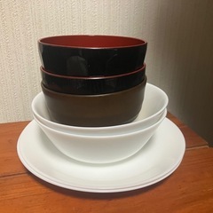 食器7点セットもらってください！