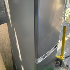 TCL 冷凍庫 シルバー 縦型の画像