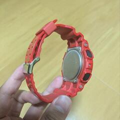 G-SHOCK　レッド　ゴールドの画像