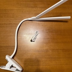 充電式クリップ自在ライトの画像