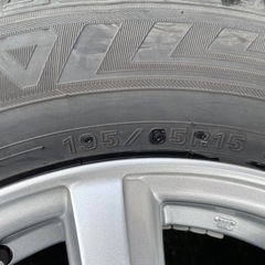 スタッドレスタイヤホイールセット 195/65R15 プリウス等の画像