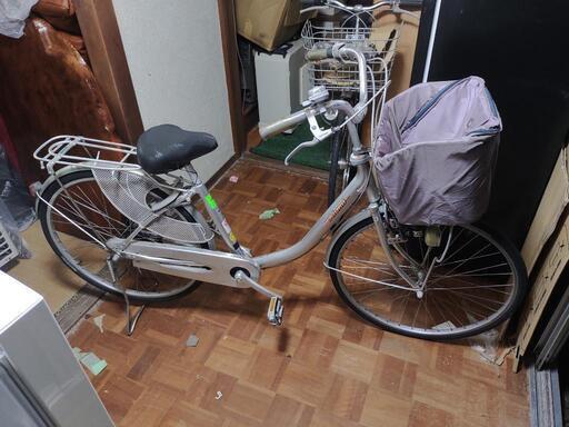 Alumi シティサイクル シルバー 前カゴ付き広島引取限定 自転車