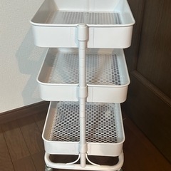 ワゴンの画像