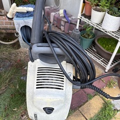 中古品手持ち部分から水漏れありKARCHER 高圧洗浄機 520M