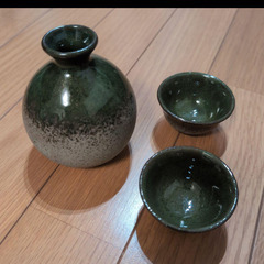陶器の徳利とおちょこ3点セット