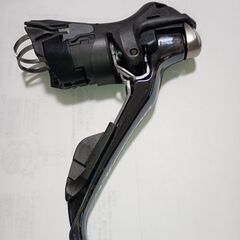ST-9001 新品箱入ブラケットカバーとジャンクデュラエースSTIレバー左のみの画像