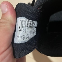 Nike 赤黒 スニーカー ローカット
の画像