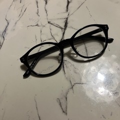 伊達メガネの画像