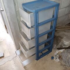 収納棚を売りますの画像