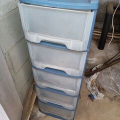収納棚を売りますの画像