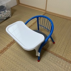 豆イス、テーブル付きの画像
