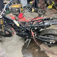 クインキースーパーモタード125 7月15日まで
の画像