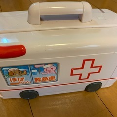 ぽぽちゃん　救急車の画像
