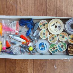 釣り竿および釣り道具もろもろの画像