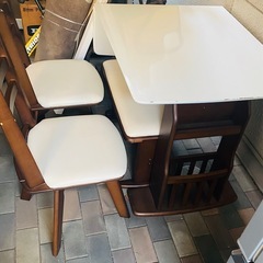 サイズ調整できるダイニングテーブル