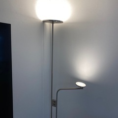 IKEAフロアアップライト/読書ランプ、調光可能/ニッケルメッキの画像