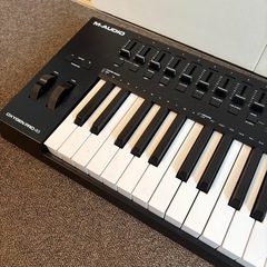 M-Audio USB MIDIキーボードコントローラー 49鍵の画像