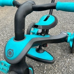 操作ハンドル付き 三輪車
の画像