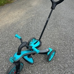 操作ハンドル付き 三輪車
