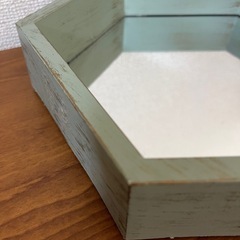 六角形のシャビーな鏡の画像