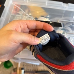 adidasスニーカーの画像