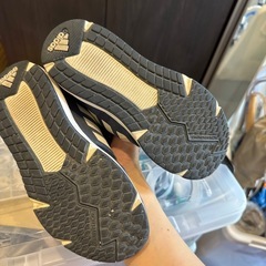 adidasスニーカーの画像