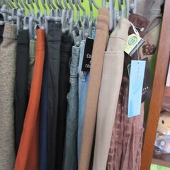 まだまだ　婦人服　１００円　在庫処分やってますの画像