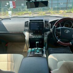 H22年式　ランドクルーザー200　4.6AX　8人乗り　社外フローティング10インチナビ　社外フロントエアロ　ＥＴＣの画像