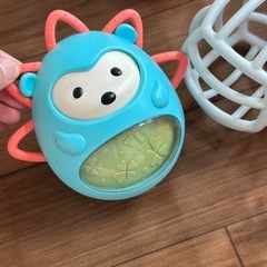 赤ちゃん用のおもちゃで、多少使用感はありますが、もともと安くないものばかりですの画像