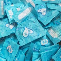 約200個のブラインドバッグの小さなおもちゃの画像