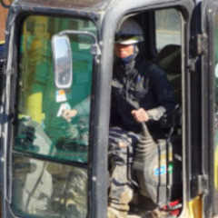 ▼正社員：土木工事・重機オペレーター【経験者募集】▼ 残業ほぼなし！早上がりでも基本給保証◎ 大型連休年3回！年間休日110日でプライベートも◎ 最長勤続年数38年！幅広い年齢層が活躍できる環境◎の画像