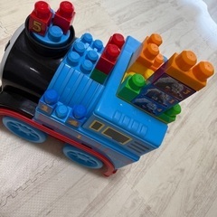 値下げ！！トーマスメガブロックの画像