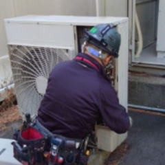 ▼正社員：電気工事の現場作業員【未経験OK】▼ ワークライフバランス◎実働7.5時間×残業少なめ！ 風通しが良い◎少人数だから結果にも直結しやすい！ ドローンやパソコンをフル活用◎他とは違う働き方！の画像