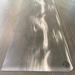 ヨガマット lululemonの画像